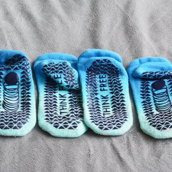 Free People Ombre Barre/Grip Socks (2 pairs) - Picture 4 of 6